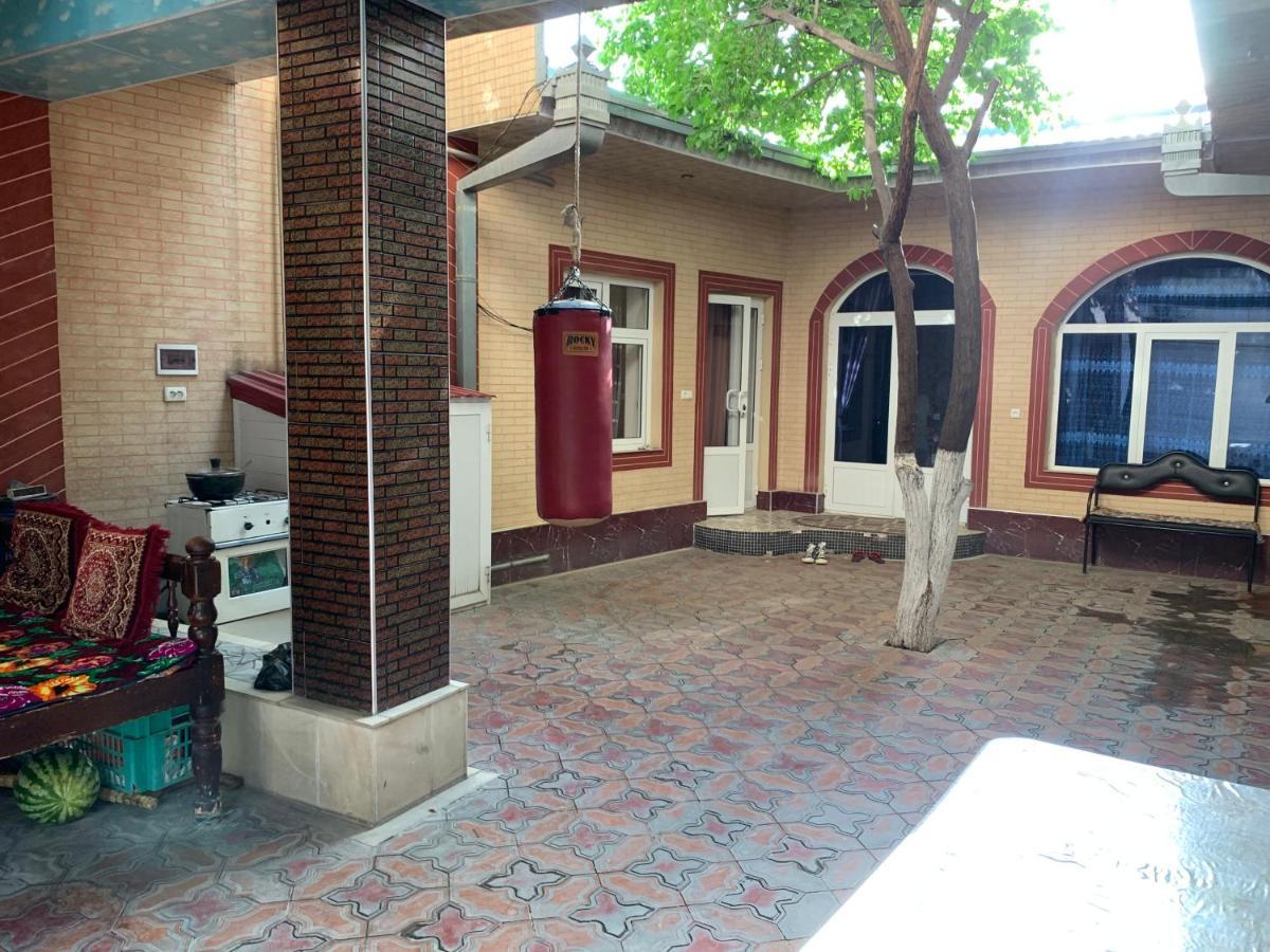 Muharram Homestay In The Neighborhood Of The Registan Square, 家族 ゲストハウス Самарканд Екстер'єр фото